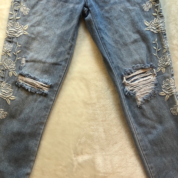 PacSun Embroidered Floral & Distressed Mom Jean - Picture 8 of 12
